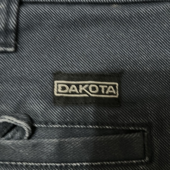 Work pants construction - Picture 2 of 3